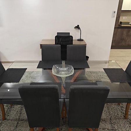 Modern Apartment With Large Outdoor Area - Sleeps 7, Close To Malta International Airport Luqa Dış mekan fotoğraf